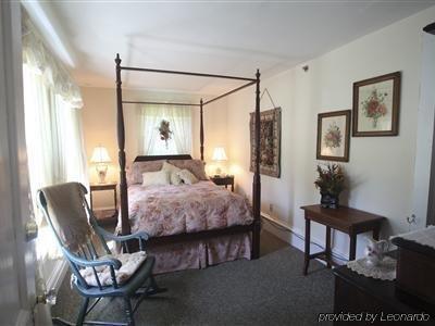 Alpine Haus Bed & Breakfast Inn Vernon Rum bild