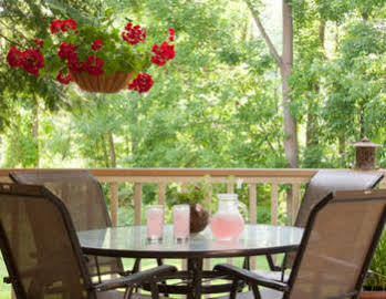 Alpine Haus Bed & Breakfast Inn Vernon Exteriör bild